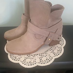 Women’s UGG Boots Size 7.5